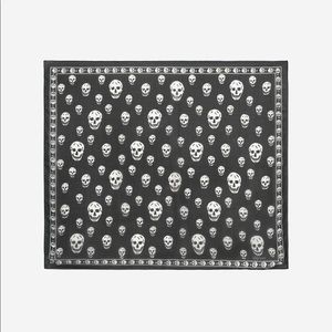 Alexander mcqueen Classic Silk Skull Scarf